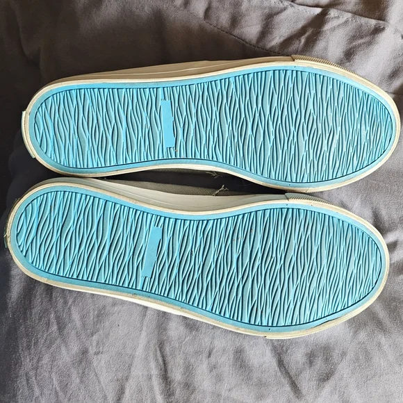 Jenn Ardor Gray Sneakers - Picture 4 of 5